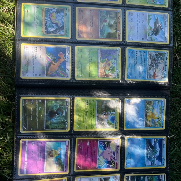 Pokémon card holding book and all cards in it - Picture 6 of 16